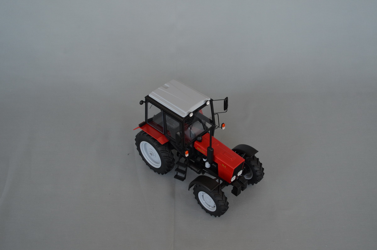 Масштабная коллекционная Модель трактора МТЗ 82